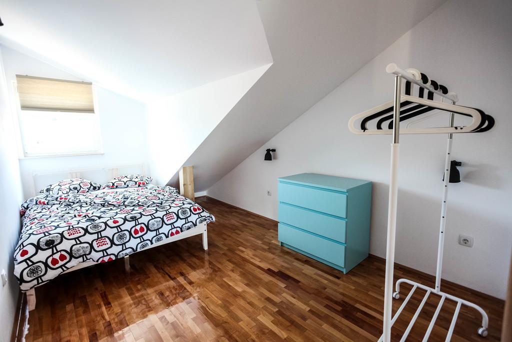 Apartment Rajna *